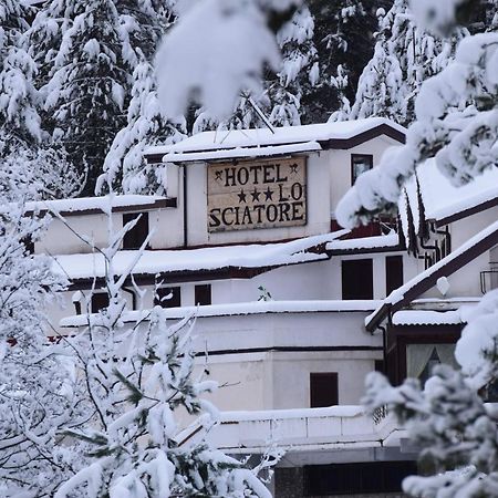 Hotel Lo Sciatore Cotronei Bagian luar foto