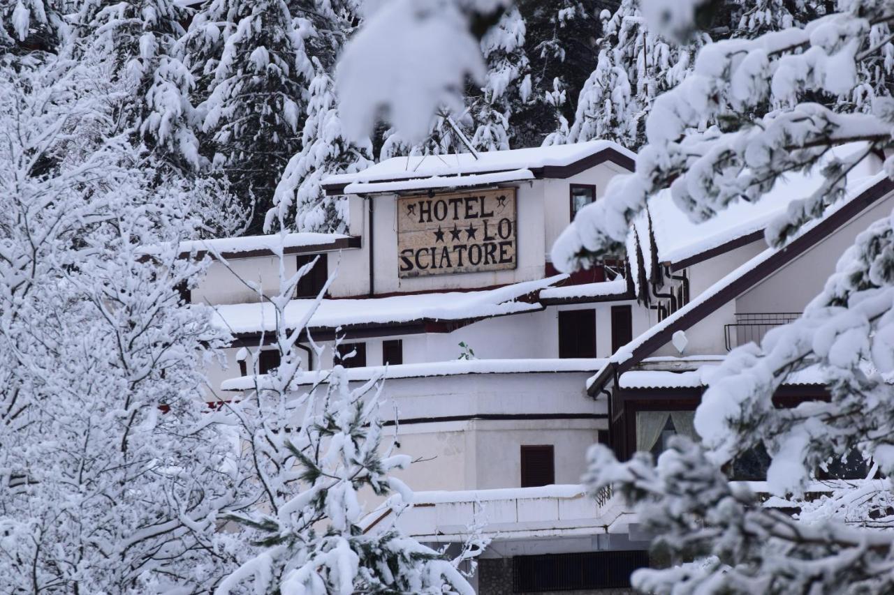 Hotel Lo Sciatore Cotronei Bagian luar foto