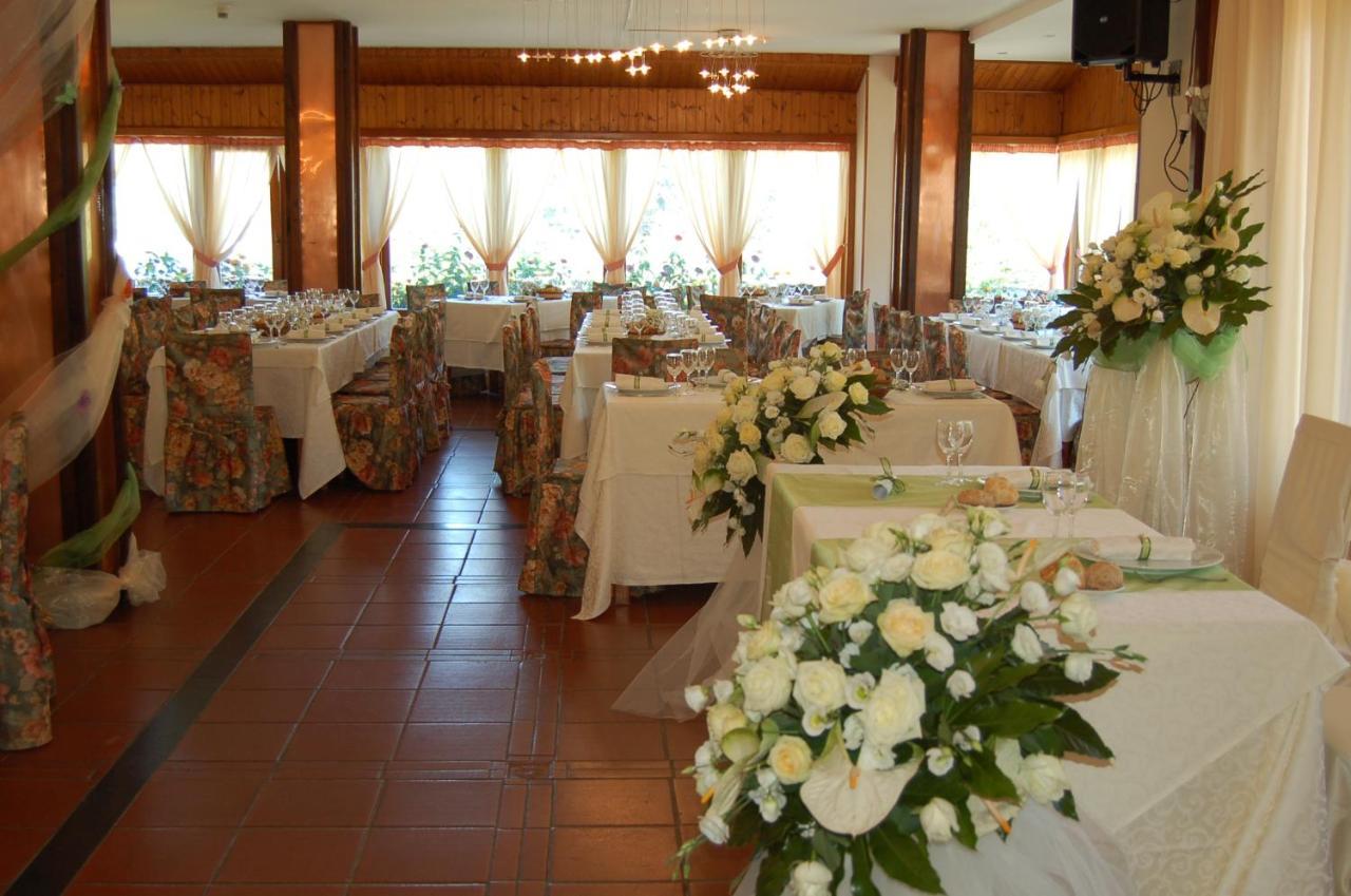 Hotel Lo Sciatore Cotronei Bagian luar foto