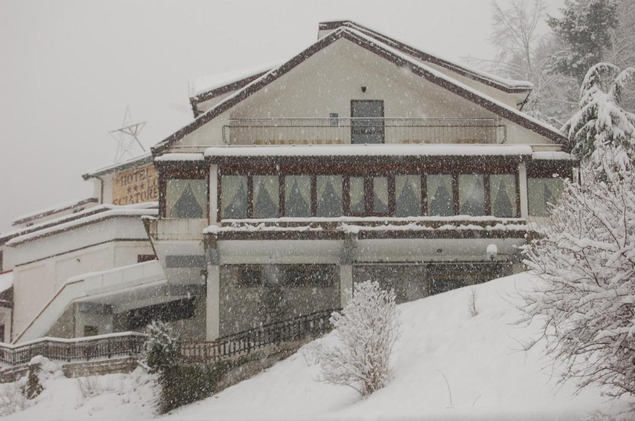 Hotel Lo Sciatore Cotronei Bagian luar foto