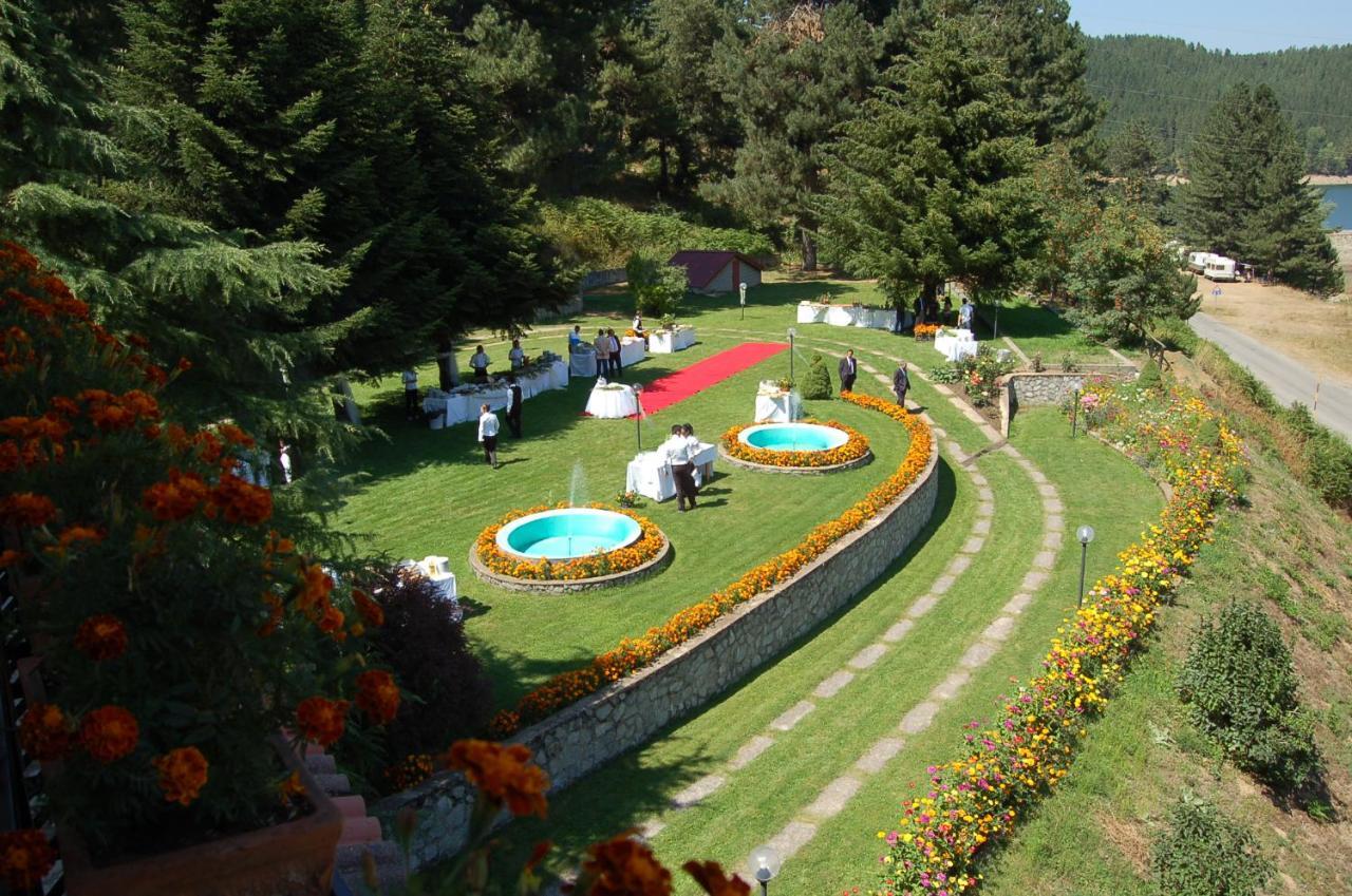 Hotel Lo Sciatore Cotronei Bagian luar foto