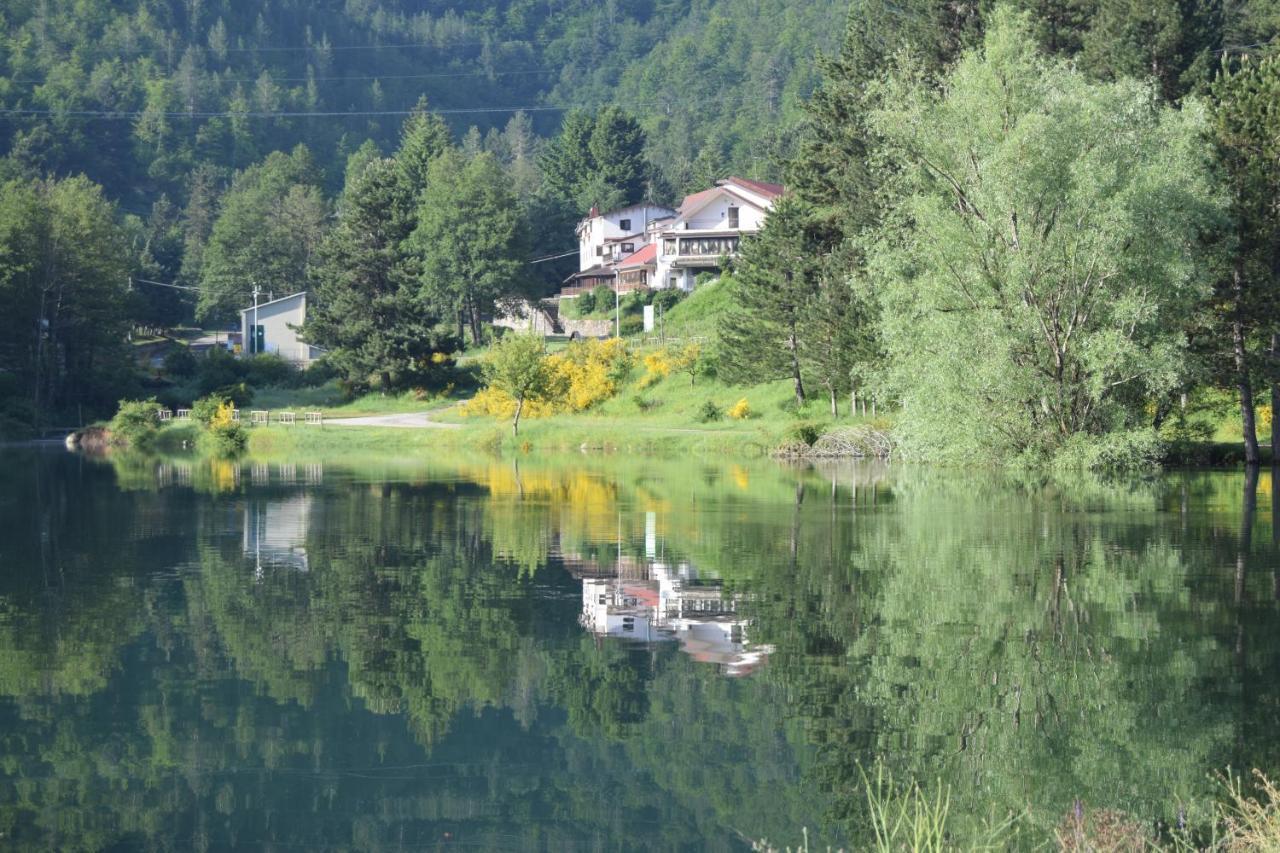 Hotel Lo Sciatore Cotronei Bagian luar foto
